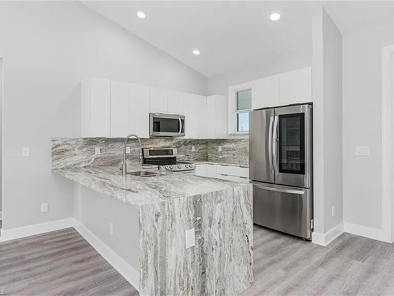 2601 Diplomat Pkwy W — Photo 7