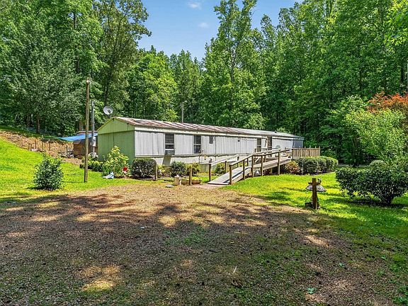 3rd image of 293 Thomas Dr
