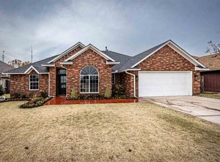 6807 SW Coralwood Dr, Lawton, OK 73505