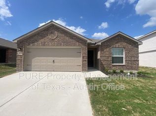 125 Fairfax Ln, Jarrell, TX 76537
