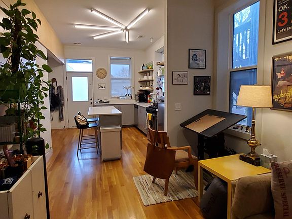 3rd image of 1135 N Damen Ave APT 2