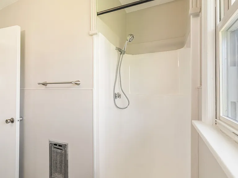 4412 High School Rd #1 — Photo 15