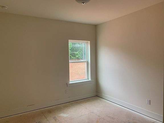 5th image of 4112 Stanwood St