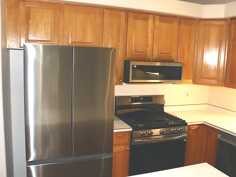 1328 E Hunter Dr — Photo 6