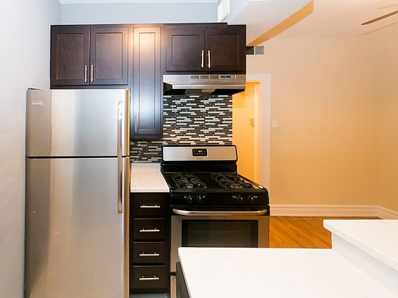 3rd image of 5235 N Winthrop Ave APT 4