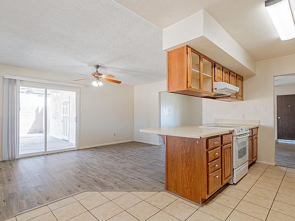 4th image of 1832 S Dora Ave