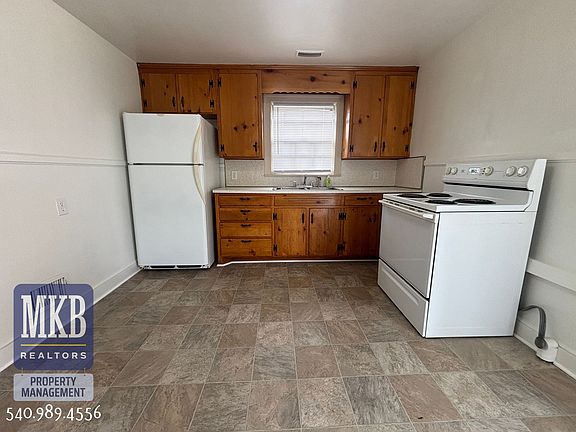 3rd image of 3171 Garden City Blvd SE #1