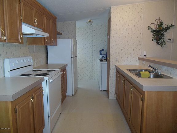3rd image of 5670 NE 36th St