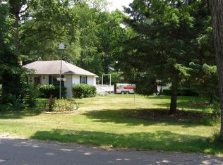 35077 N Forest Ave, Ingleside, IL 60041