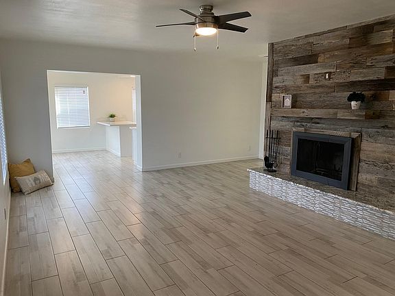 3rd image of 309 W Mariposa St