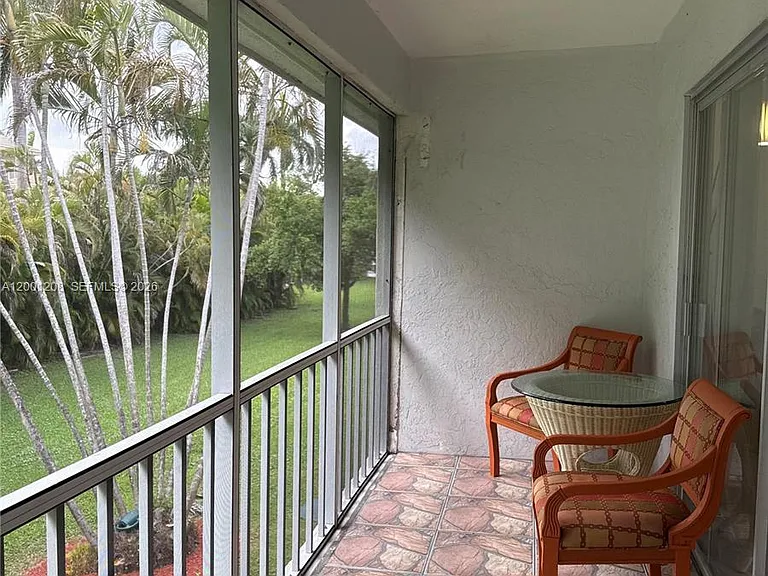 1102 Bahama Bnd #D2 — Photo 9