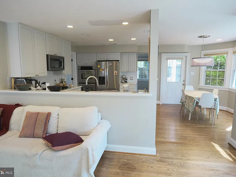 4536 Fairfield Dr — Photo 14