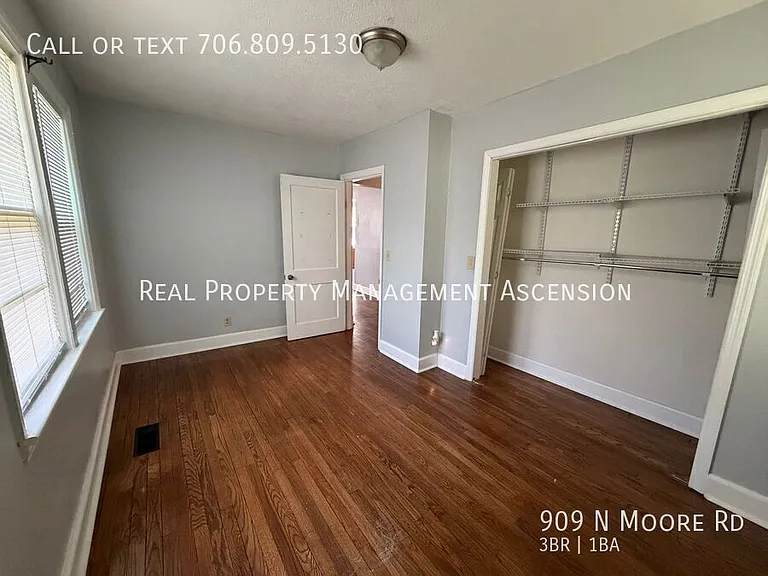 909 N Moore Rd — Photo 10