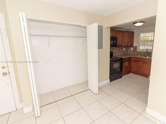 3rd image of 8870 Fontainebleau Blvd