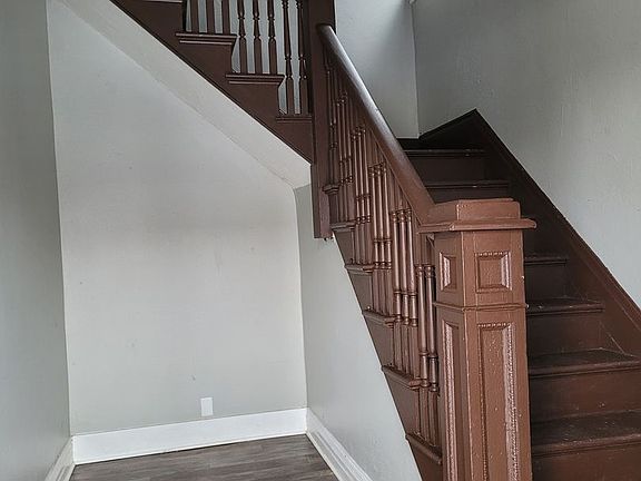 2nd image of 401 S 15th St #1/2