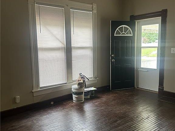 5th image of 509 Grover St