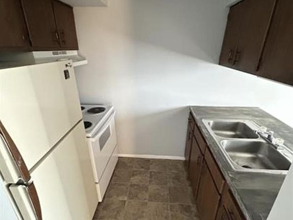 5th image of 4103 E 4th St APT 2
