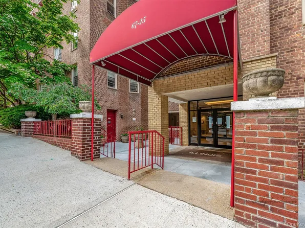 6725 Clyde St APT 5G, Forest Hills, NY 11375