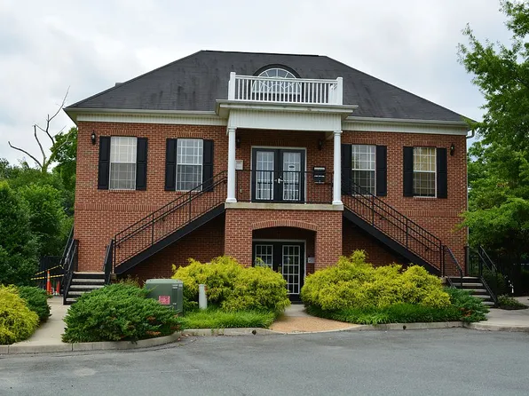 270 Riverbend Dr APT 3D, Charlottesville, VA 22911