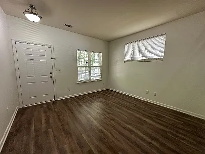 3 bed, 2.5 bath, 1600 sqft, $2,200 — Photo 3