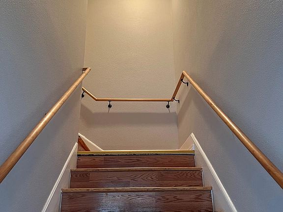 Private staircase entry