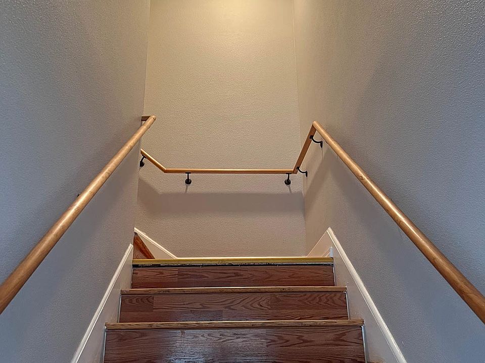 Private staircase entry