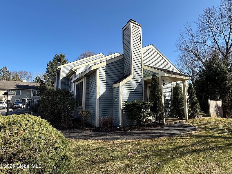 2nd image of 7 Bennington Way