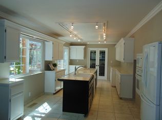 8 Stratford Pl, Gilroy, CA 95020