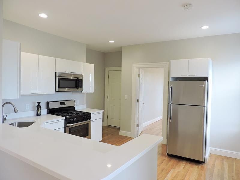 1st image of 163 Hampshire St #5