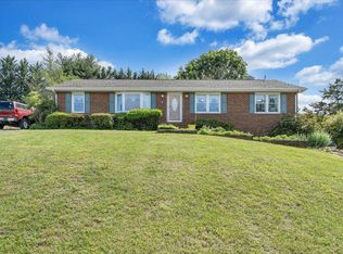 8137 Hunters Trl, Roanoke, VA 24019