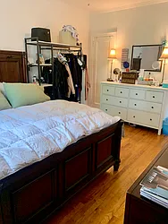 Rented by R New York