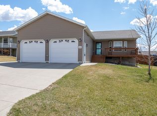 6435 Reily Rd, Bismarck, ND 58504