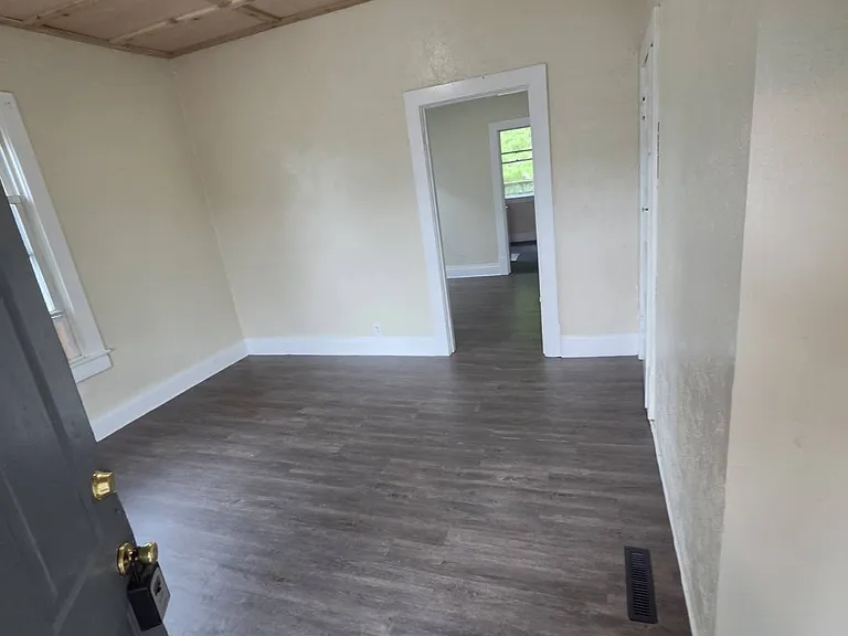 319 View Ave — Photo 4