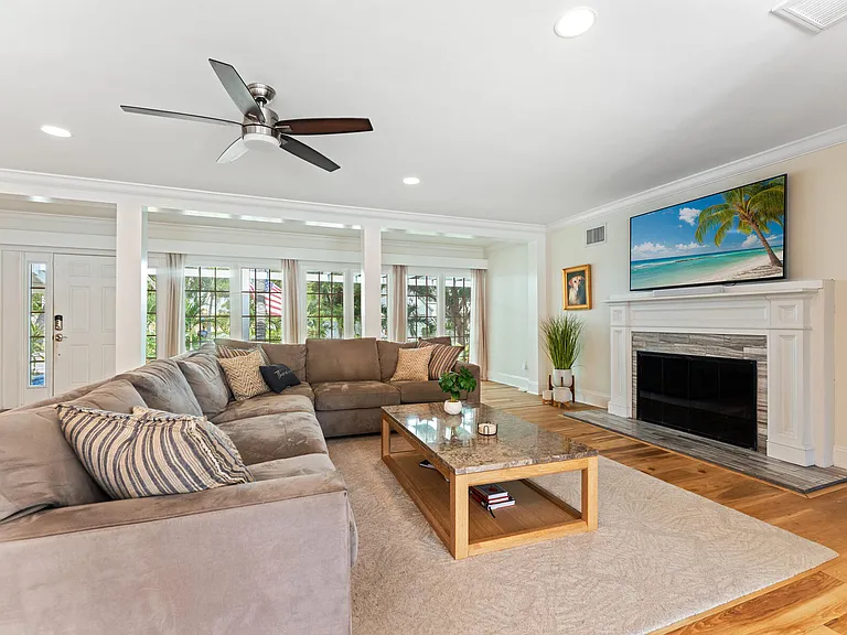 1843 Lincoln Dr — Photo 10