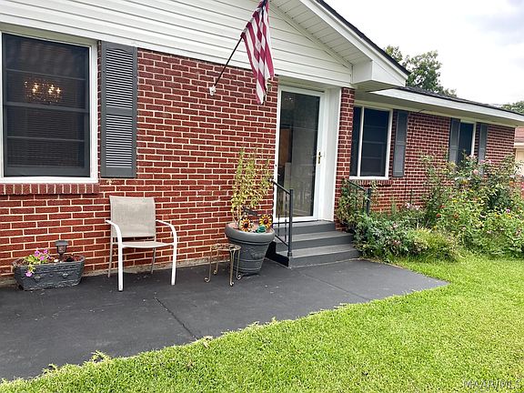 2nd image of 1127 Rosedale Dr