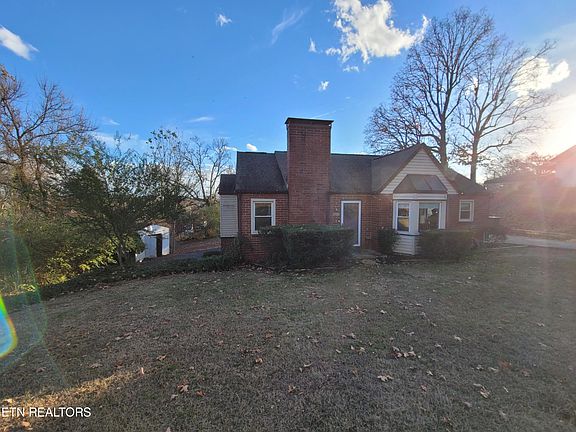 2nd image of 518 Farragut Ave