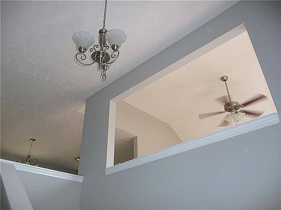 5th image of 1648 Broad Cir