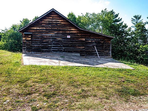 4th image of 3398 Shamrock Hts