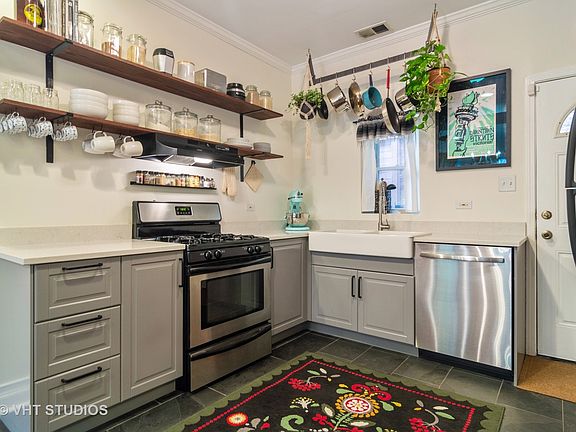 5th image of 3264 W Wrightwood Ave #1