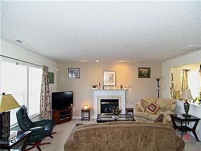 5th image of 2839 Foxbriar Pl