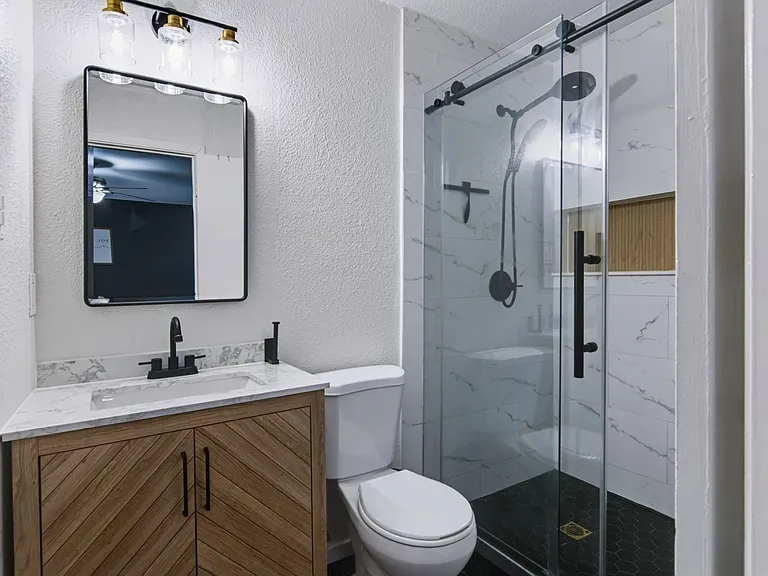 8005 Lazy Lane Rd — Photo 15