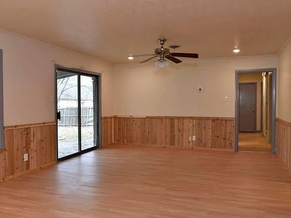 3rd image of 2506 Beverly Dr