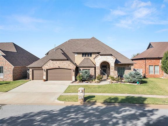 3rd image of 13313 Ambleside Dr