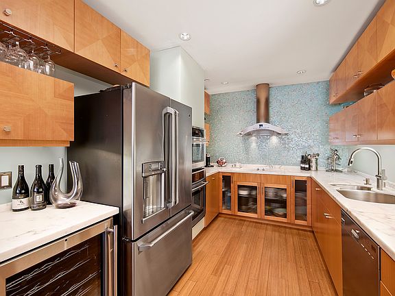 4th image of 1099 1st St Unit 215