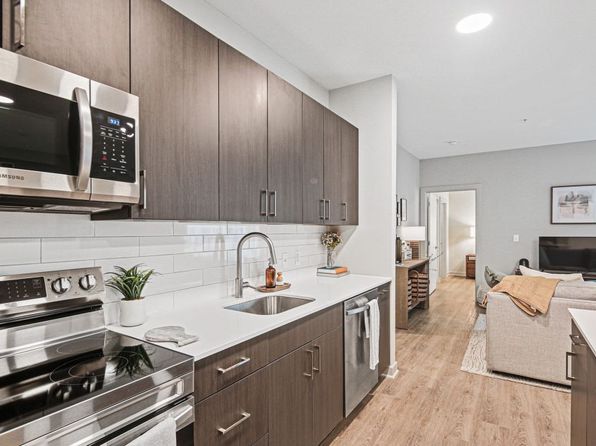 560 Bayview Blvd #322