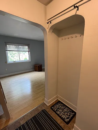 661 McKay Ave #1 Photo 1