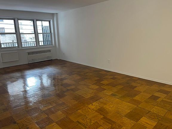 4th image of 25 Franklin Blvd #D