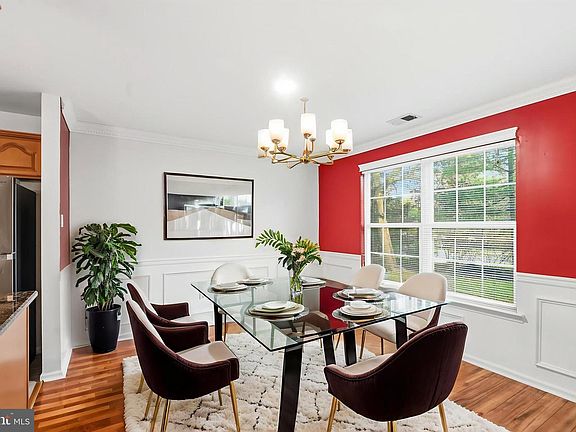 3rd image of 8 B Brookline Ct #B
