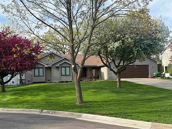 3rd image of 308 Fox Cir