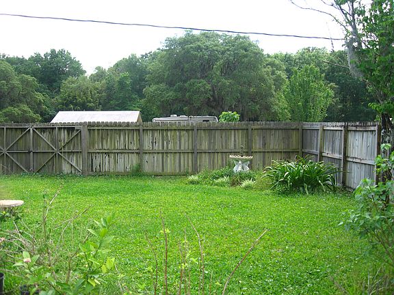 4th image of 642 Simmons Trl